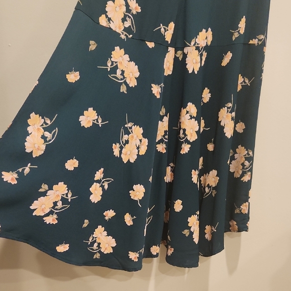 Floral A-Line Skirt - Green and Cream - Picture 4 of 7